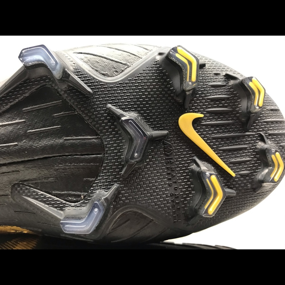 SOLD NEW NIKE MERCURIAL VAPOR 12 ELITE BLACK/GOLD - Picture 3 of 8